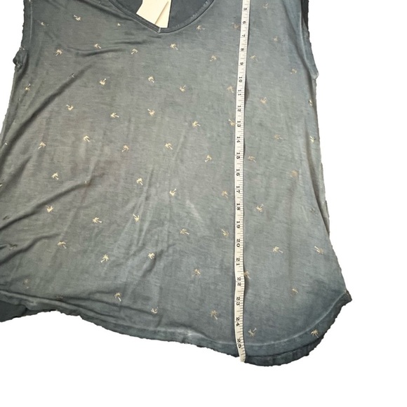 NWT Cable & Gauge Palm Tree Top - Picture 3 of 8